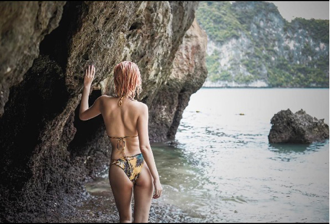 Tóc Tiên đánh dạt mọi sao Việt với loạt bikini sexy chất ngất  - Ảnh 5.